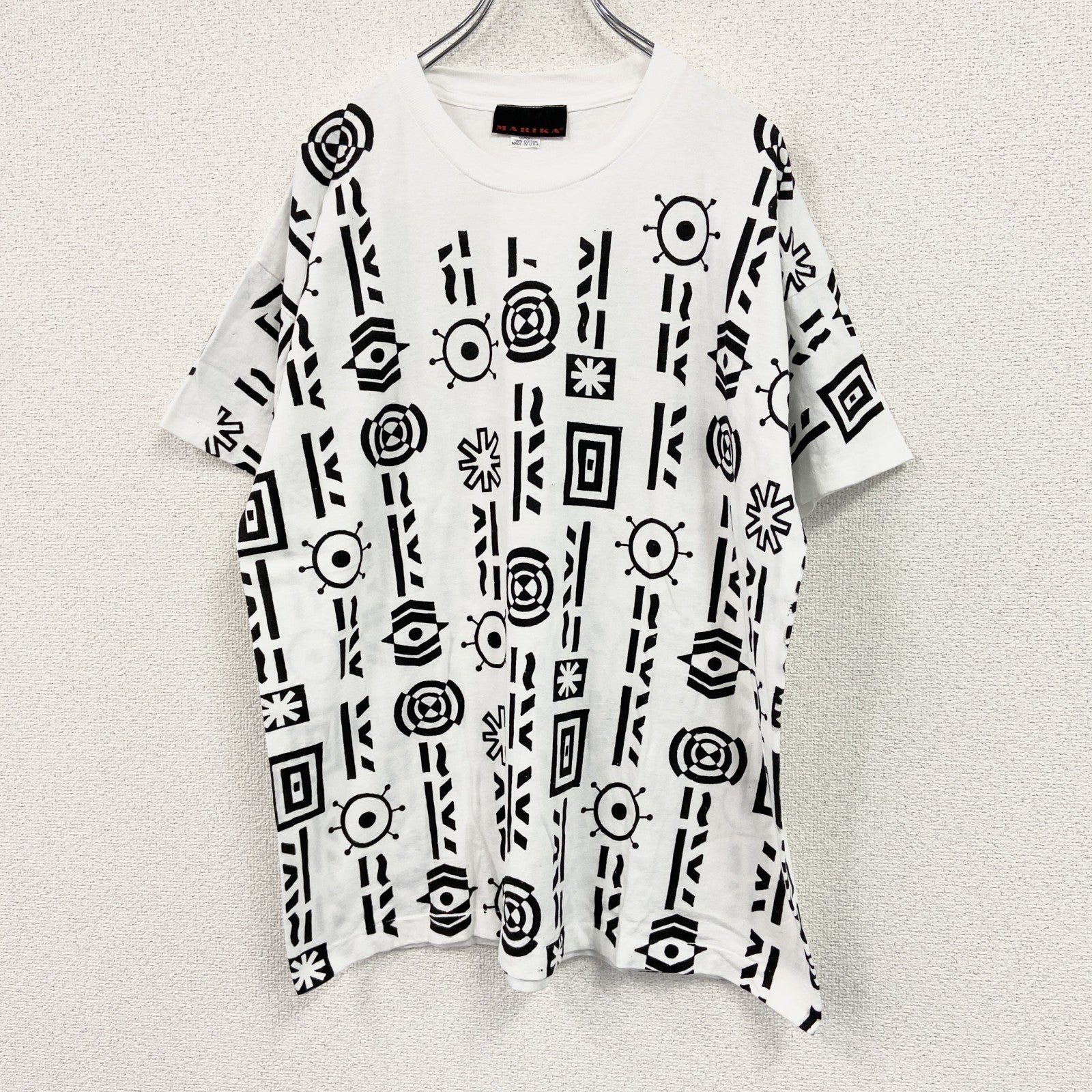 MARIKA　半袖プリントTシャツ　シングルステッチ　総柄　白　ホワイト　1サイズ