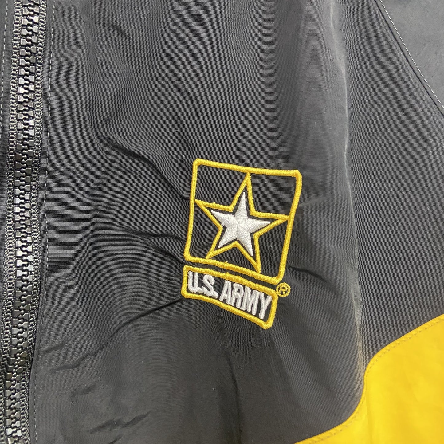 U.S.ARMY　トレーニングジャケット　ナイロンジャケット　ミリタリー　米軍　黒　ブラック　Mサイズ