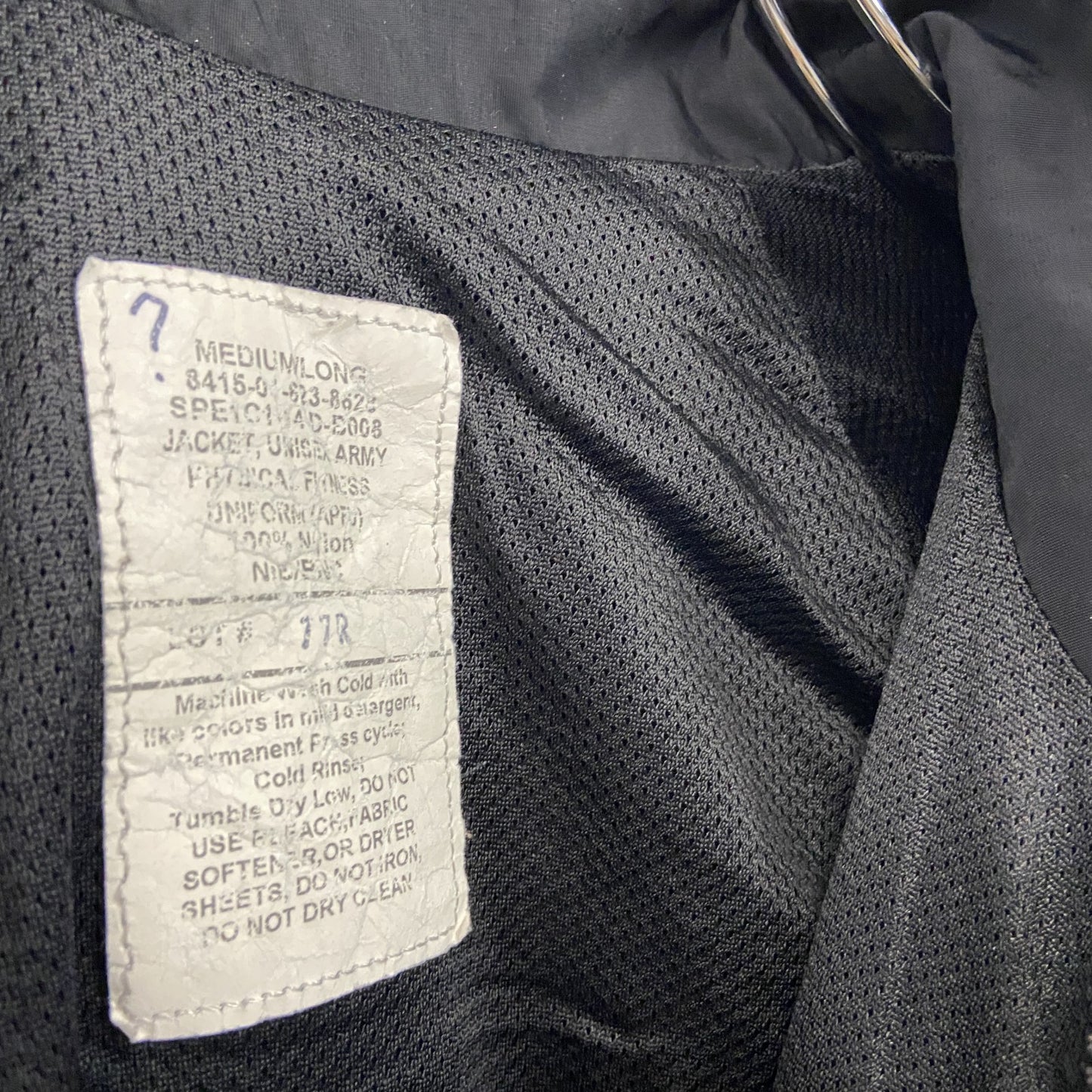 U.S.ARMY　トレーニングジャケット　ナイロンジャケット　ミリタリー　米軍　黒　ブラック　Mサイズ