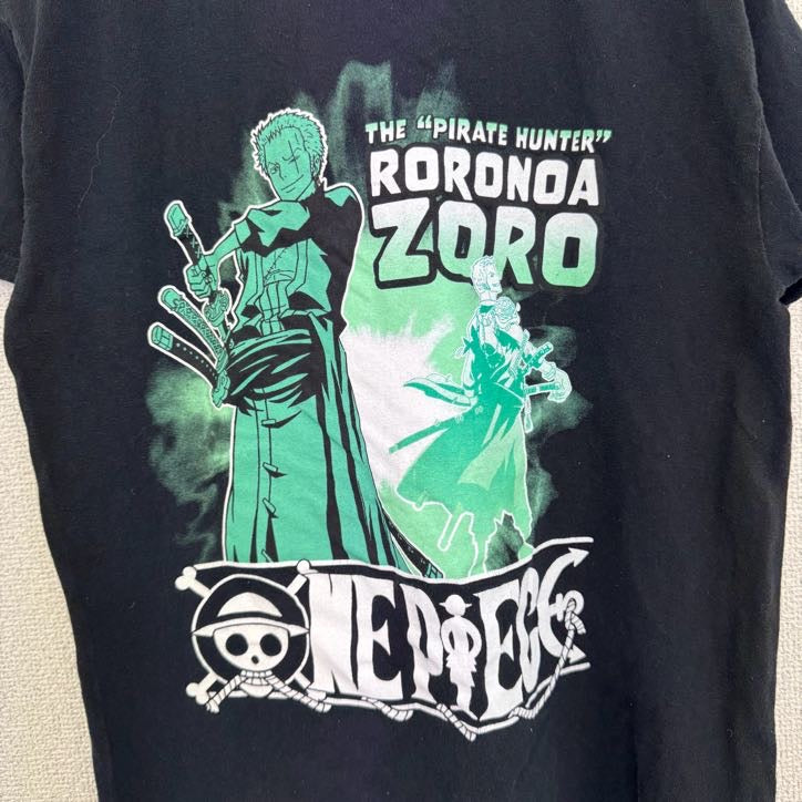 古着 used　ONE PIECE　ワンピース　ロロノアゾロ　半袖アニメプリントTシャツ　黒　ブラック　Sサイズ