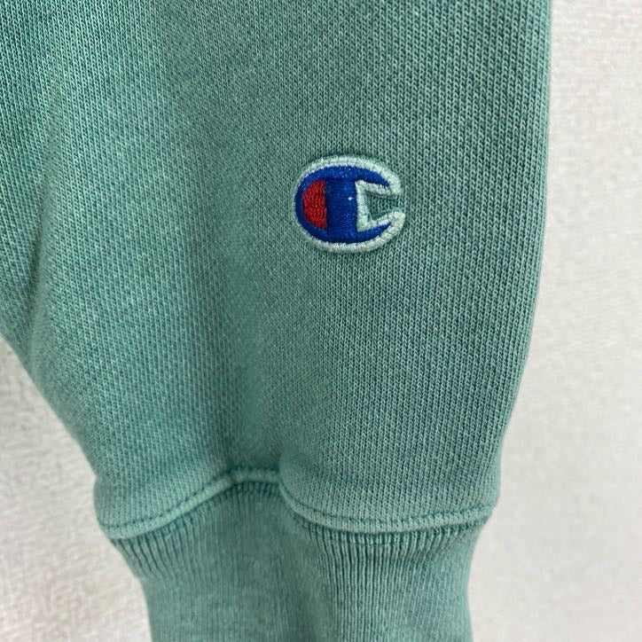 古着 used　Champion　チャンピオン　長袖フード付きパーカー　リバースウィーブ　緑　グリーン　XSサイズ