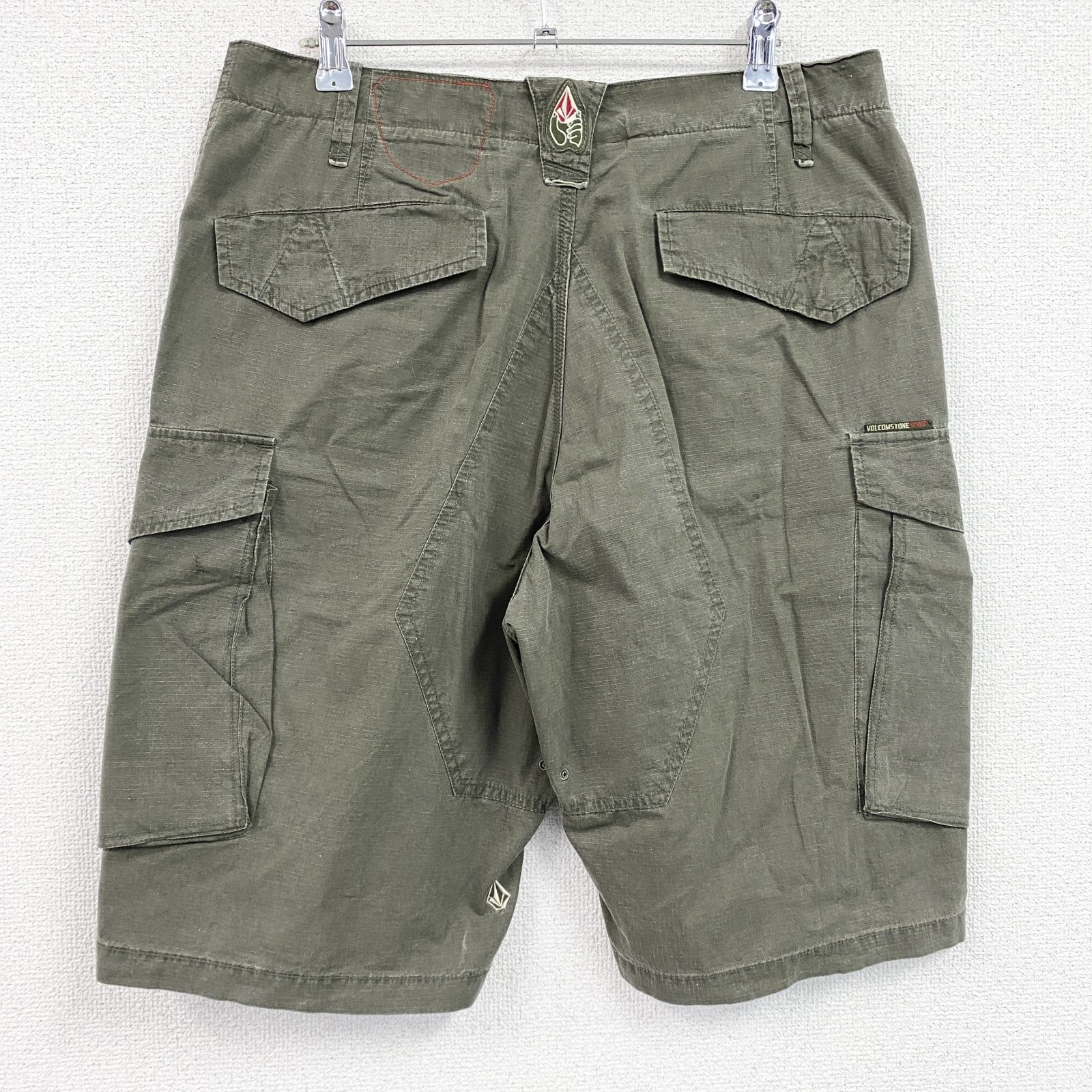 00s　VOLCOM　ヴォルコム　ハーフパンツ/ショートパンツ　カーゴショーツ　カーキ　W36サイズ