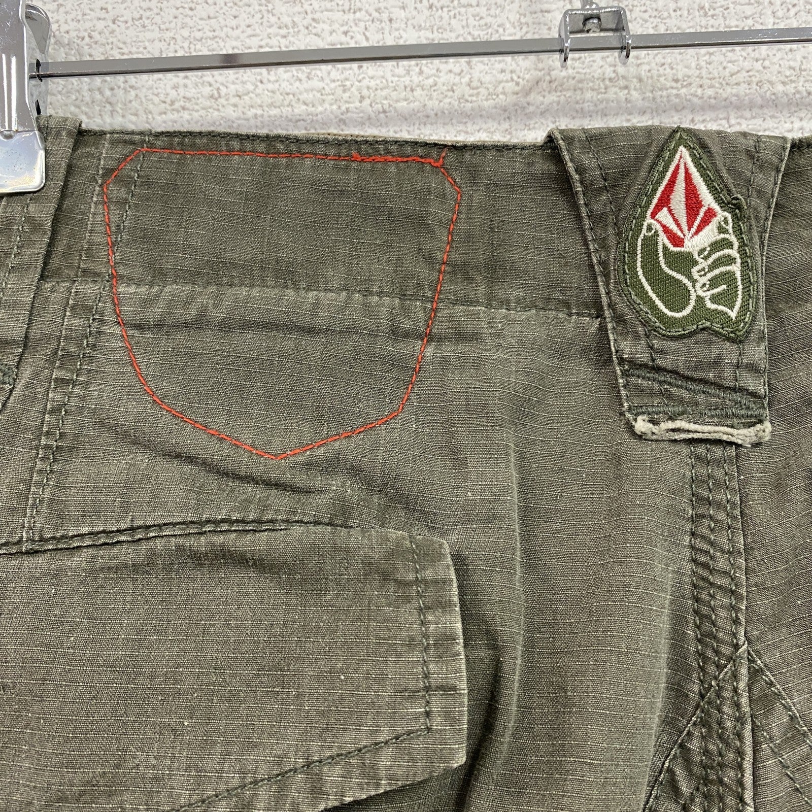 00s　VOLCOM　ヴォルコム　ハーフパンツ/ショートパンツ　カーゴショーツ　カーキ　W36サイズ