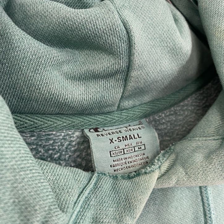 古着 used　Champion　チャンピオン　長袖フード付きパーカー　リバースウィーブ　緑　グリーン　XSサイズ