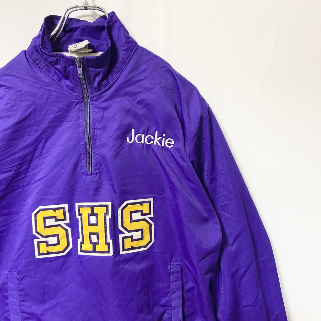 古着 used　VARSITY SPIRIT 長袖ハーフジップナイロンジャケット　ハイネック　ロゴ刺繡　紫　レトロデザイン
