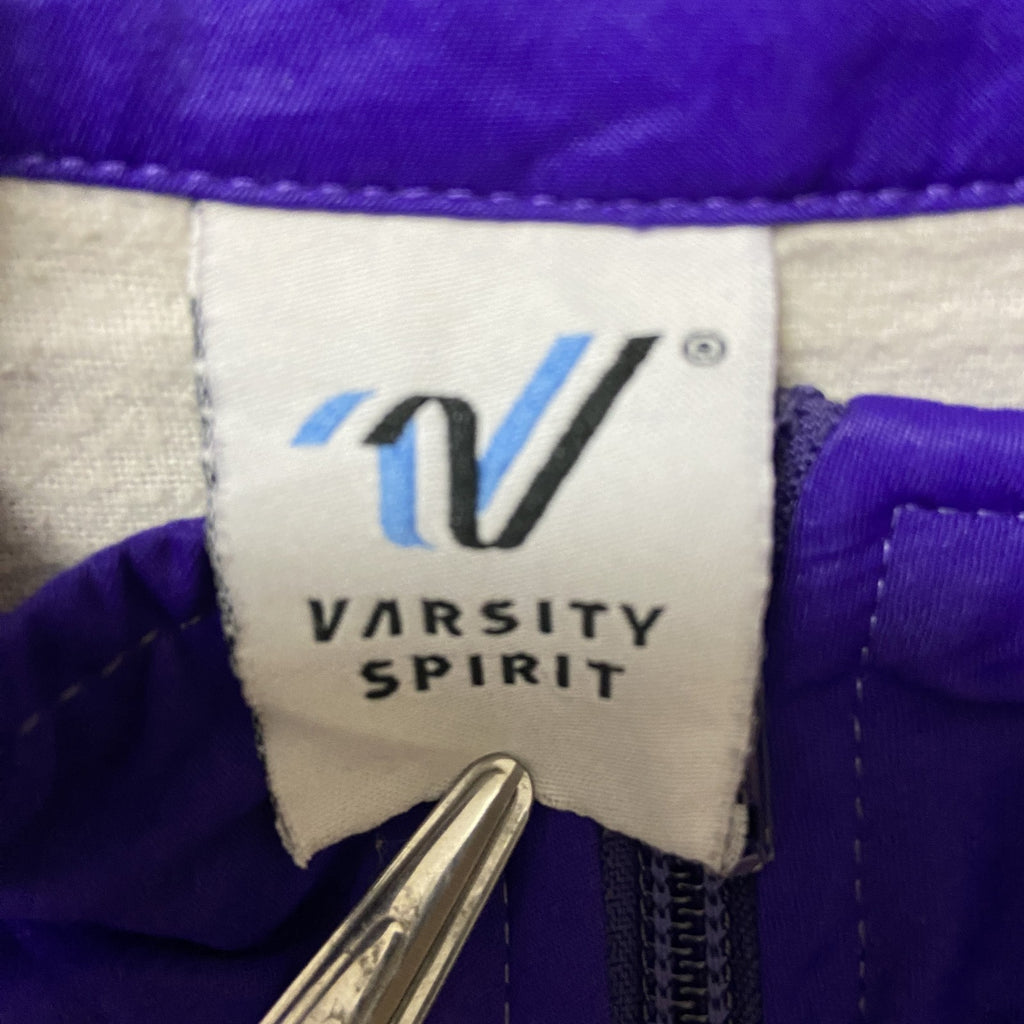 古着 used　VARSITY SPIRIT 長袖ハーフジップナイロンジャケット　ハイネック　ロゴ刺繡　紫　レトロデザイン