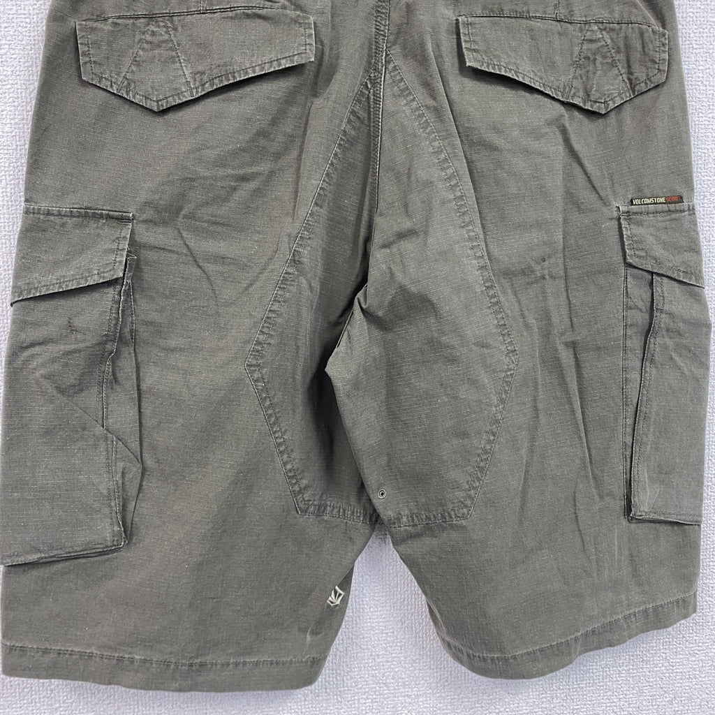 00s　VOLCOM　ヴォルコム　ハーフパンツ/ショートパンツ　カーゴショーツ　カーキ　W36サイズ