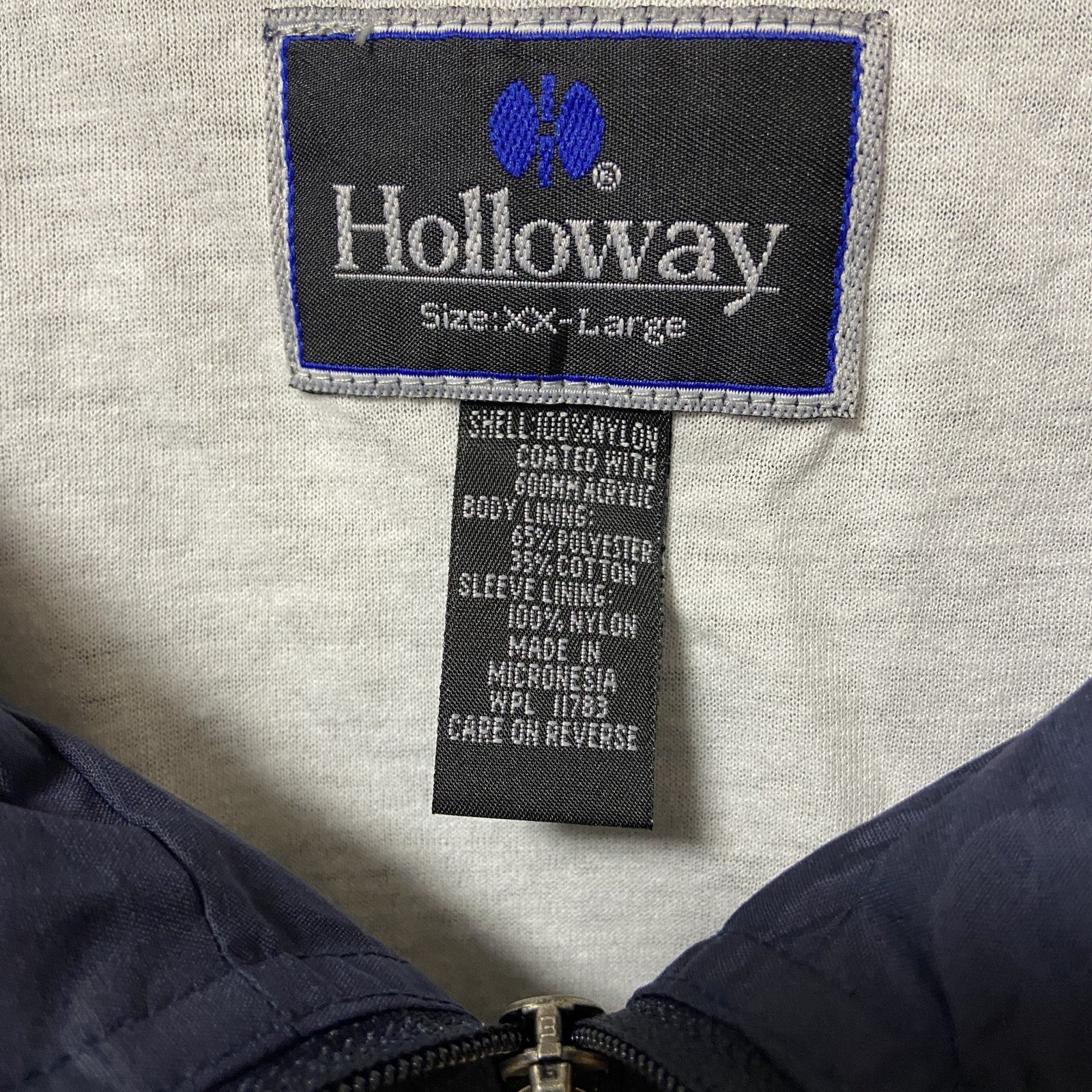 古着 used　Holloway  長袖ナイロンジャケット　ワンポイント刺繍　ノースカロライナ　ネイビー　レトロデザイン　Ⅼサイズ