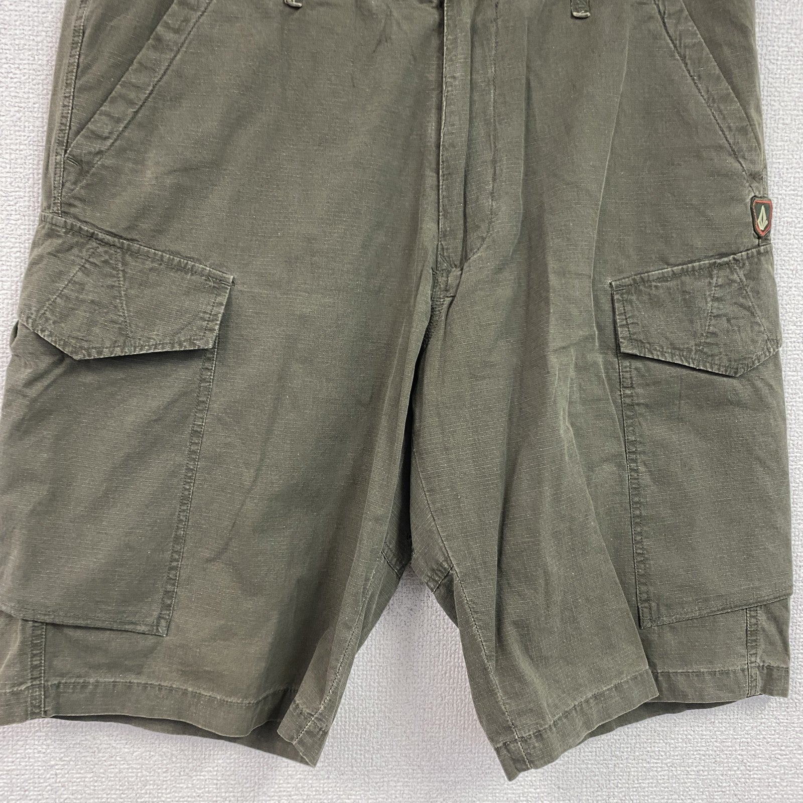 00s　VOLCOM　ヴォルコム　ハーフパンツ/ショートパンツ　カーゴショーツ　カーキ　W36サイズ