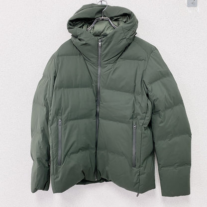UNIQLO　ユニクロ　シームレスダウンパーカー　ナイロンジャケット　ダウン90％　緑　グリーン　XLサイズ