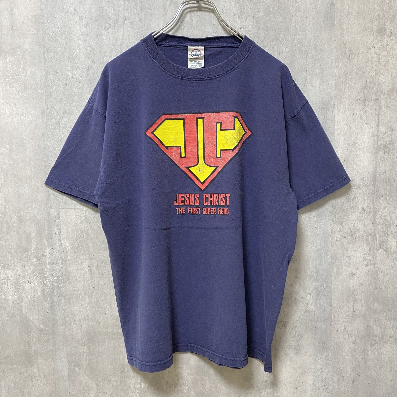 古着 used　スーパーマンパロディ　JESUS CHRIST　半袖プリントTシャツ　ネイビー　レトロデザイン　クルーネック