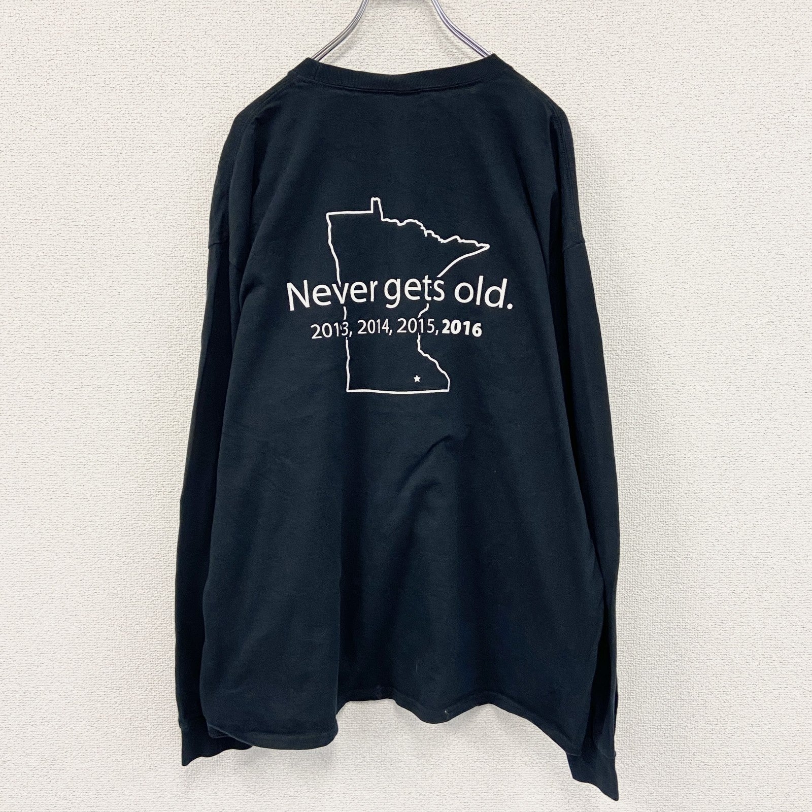 GILDAN　ギルダン　長袖Tシャツ/ロンT　フットボール　ミネソタ州　黒　ブラック　2XLサイズ