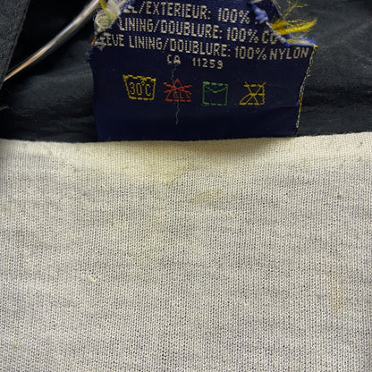 古着 used　SOFTWEAR　CFL カルガリー　長袖デザインナイロンジャケット　ワンポイント刺繍　黒　赤　レトロ　Lサイズ