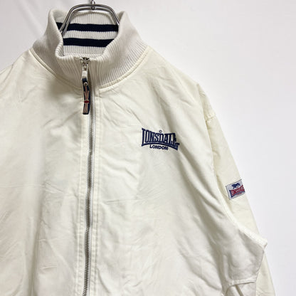 古着 used　LONSDALE　長袖ハイネックナイロンジャケット　ライトアウター　ワッペン刺繍　イギリス国旗　英国　白　Mサイズ