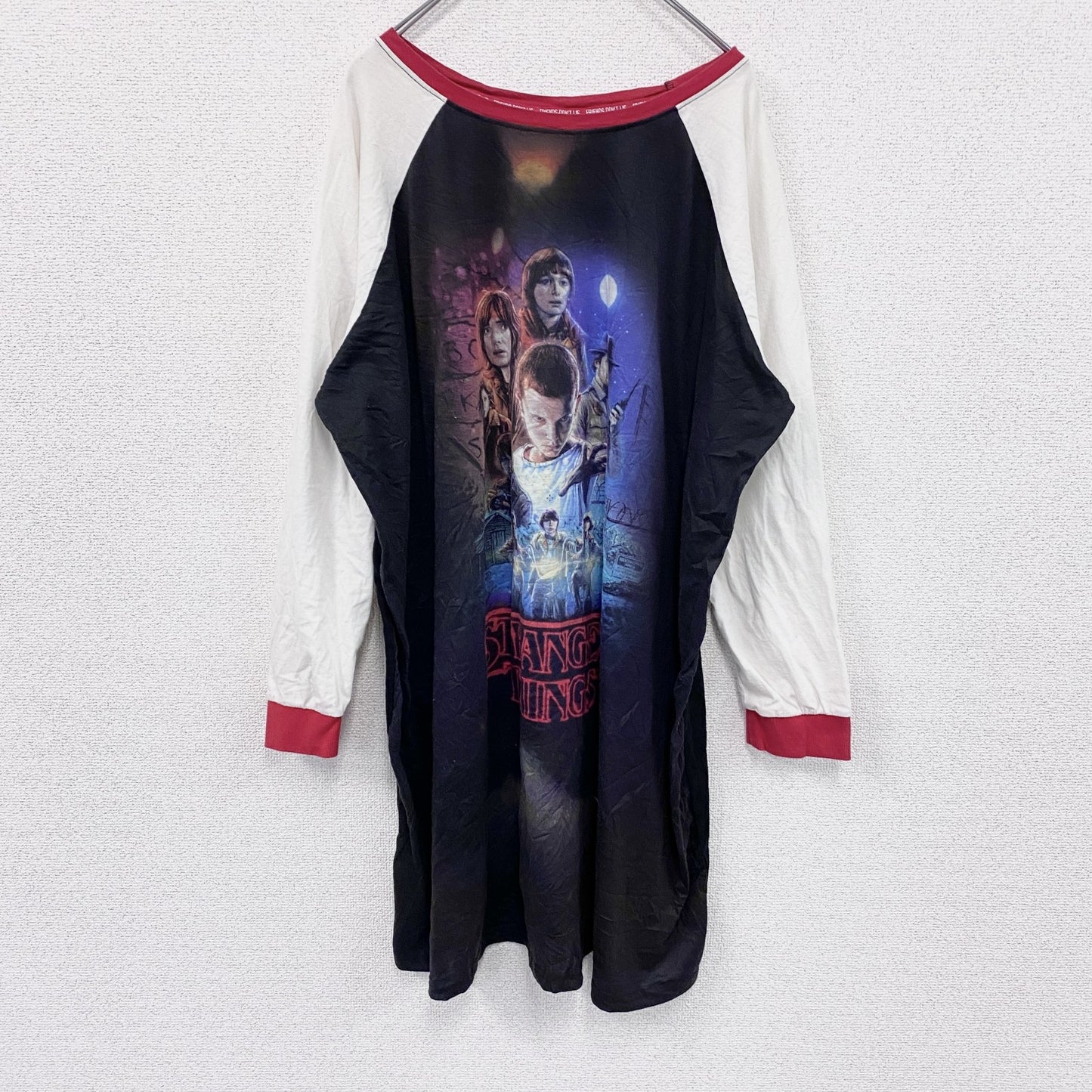 STRANGER　THINGS　ストレンジャーシングス　長袖Tシャツ/ロンT　黒　ブラック　白　ホワイト　2XLサイズ