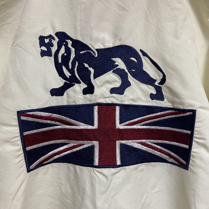 古着 used　LONSDALE　長袖ハイネックナイロンジャケット　ライトアウター　ワッペン刺繍　イギリス国旗　英国　白　Mサイズ