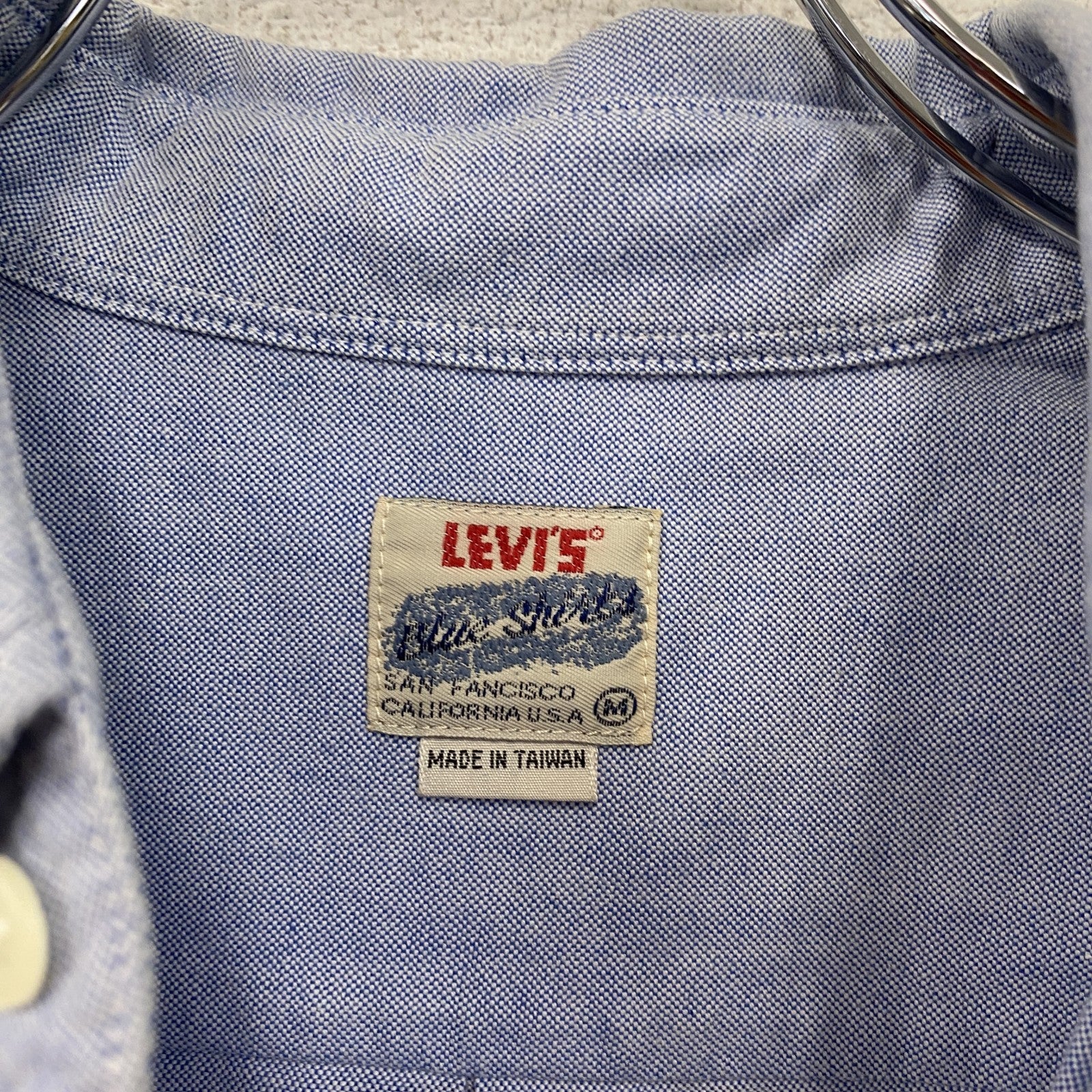 Levi's　リーバイス　長袖シャツ　ボタンダウンシャツ　無地　水色　ライトブルー　Mサイズ