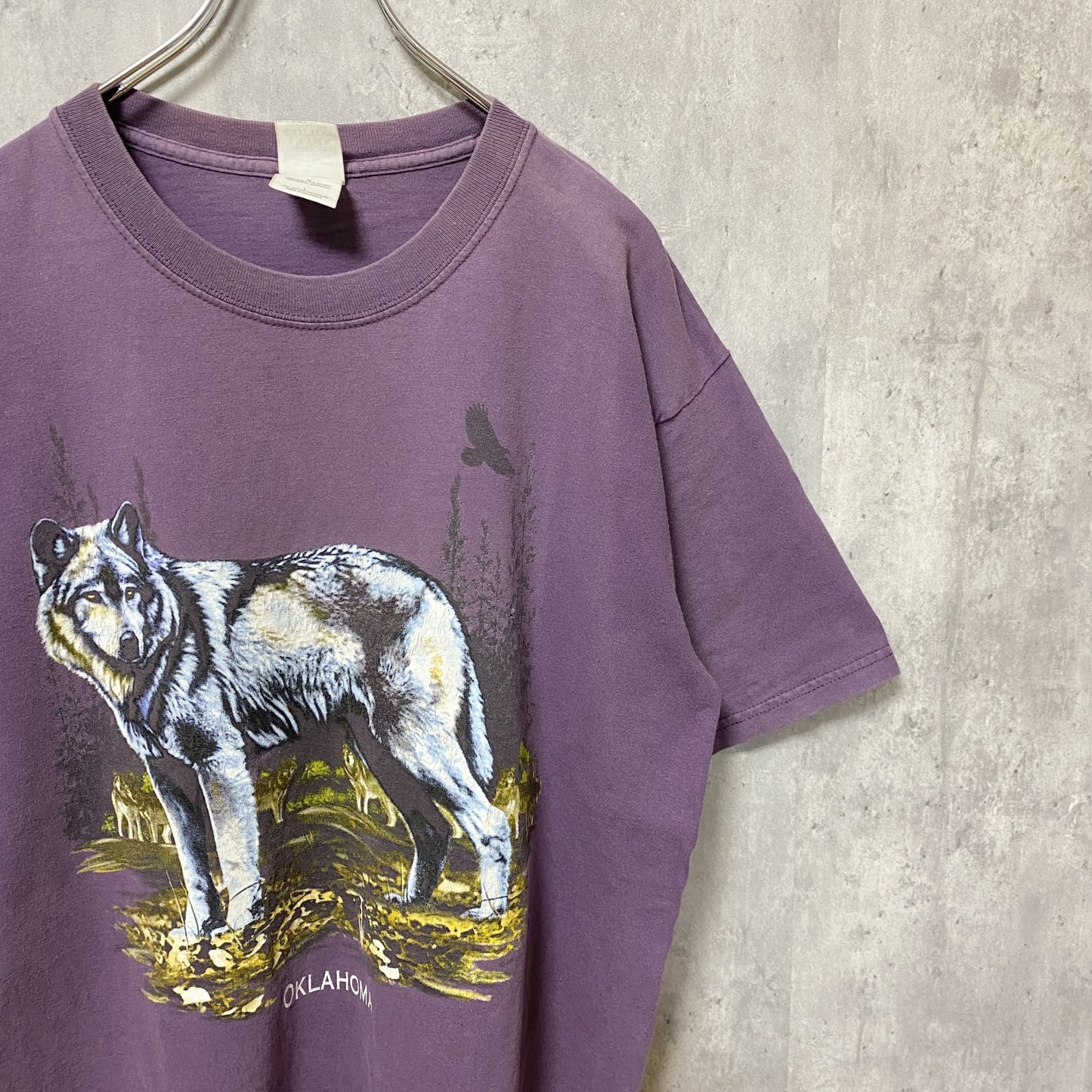 古着 used　GILDAN　ギルダン　狼　半袖アニマル柄プリントTシャツ　紫　パープル　レトロ　デザイン　クルーネック　Lサイズ