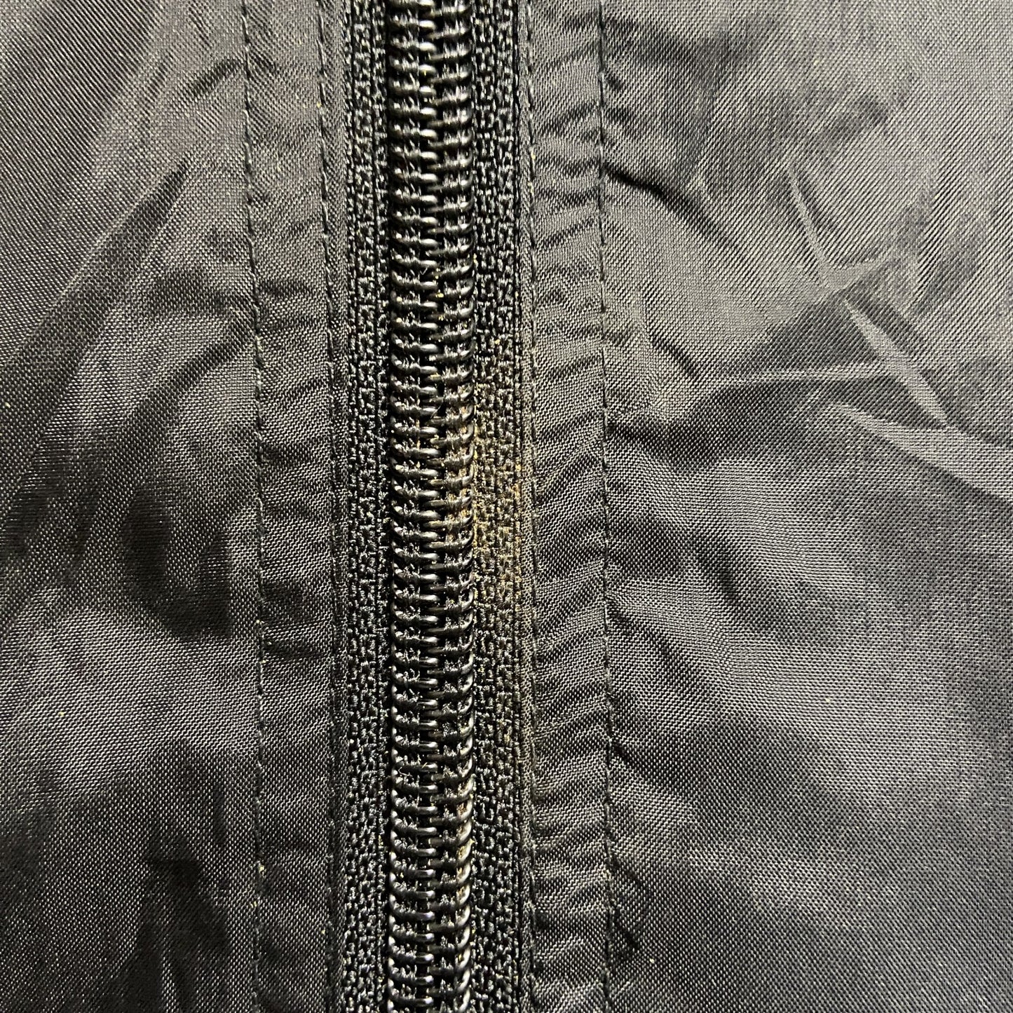 古着 used　BIOWORLD　長袖刺繍ナイロンジャケット　ORANGE COUNTY　レトロアウター　赤　黒　Lサイズ