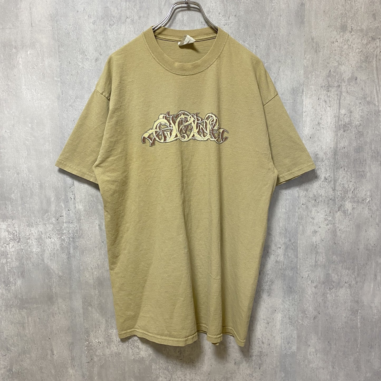 古着 used　半袖カレッジプリントTシャツ　バックプリント　キャメル色　個性的　クルーネック　オーバーサイズ　XLサイズ