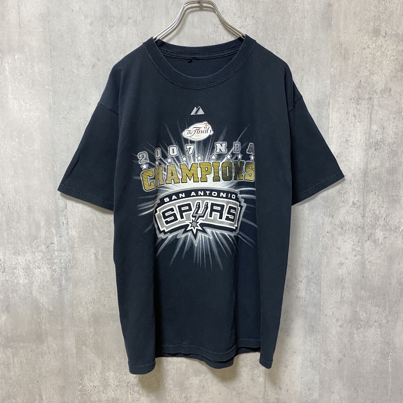 古着 used　NBA　SAN ANTONIO SPURS　バスケ　半袖プリントTシャツ　バックプリント　黒　スポーツ　Lサイズ
