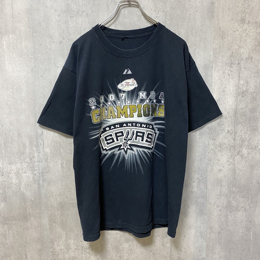 古着 used　NBA　SAN ANTONIO SPURS　バスケ　半袖プリントTシャツ　バックプリント　黒　スポーツ　Lサイズ