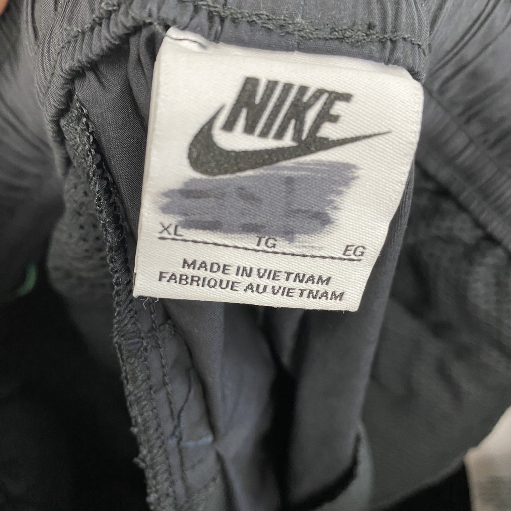 NIKE　ナイキ　ハーフパンツ/ショートパンツ　黒　ブラック　XLサイズ