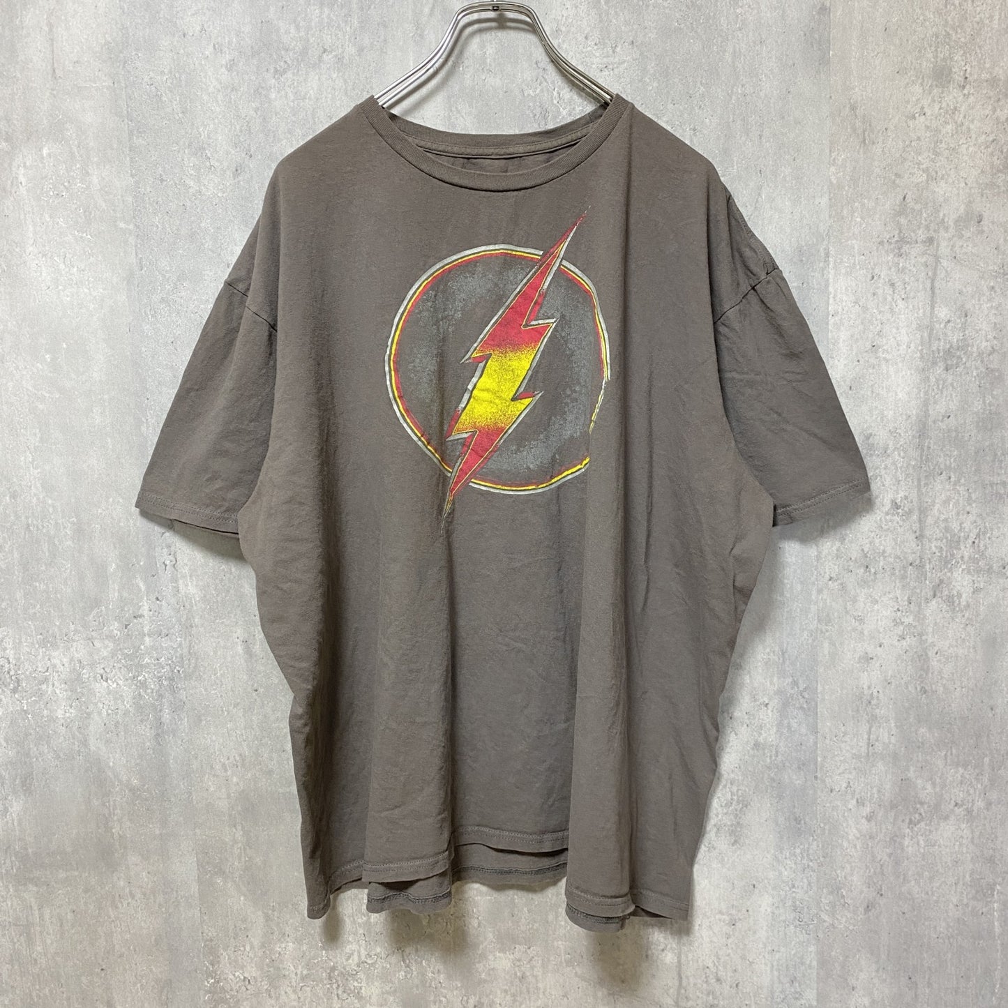 古着 used　DCコミックス　THE FLASH　半袖プリントTシャツ　グレー　クルーネック　オーバーサイズ　XXLサイズ