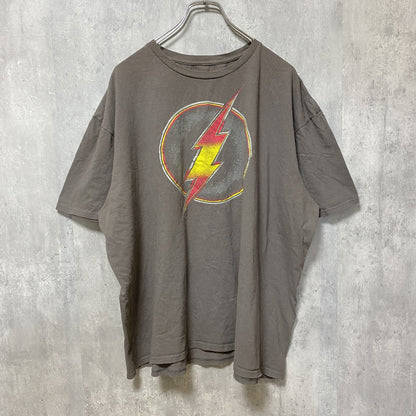古着 used　DCコミックス　THE FLASH　半袖プリントTシャツ　グレー　クルーネック　オーバーサイズ　XXLサイズ