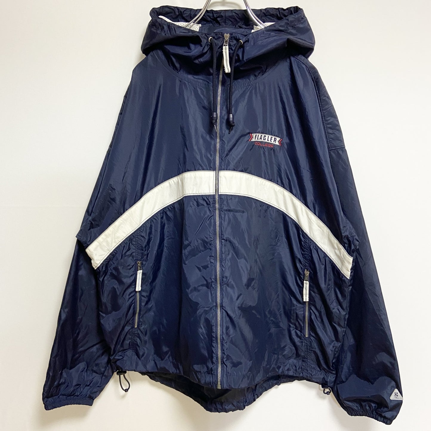 古着 used　GEAR FOR SPORTS　長袖カレッジ刺繍ナイロンジャケット　フラッグラー大学　ネイビー　レトロ　Lサイズ