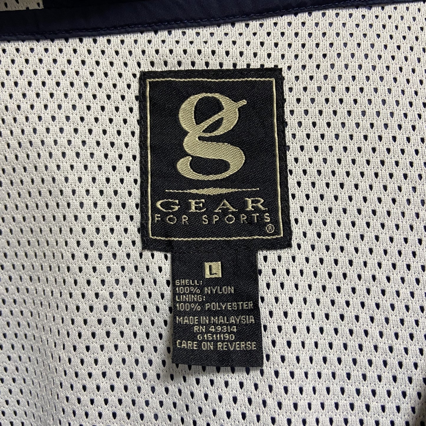 古着 used　GEAR FOR SPORTS　長袖カレッジ刺繍ナイロンジャケット　フラッグラー大学　ネイビー　レトロ　Lサイズ