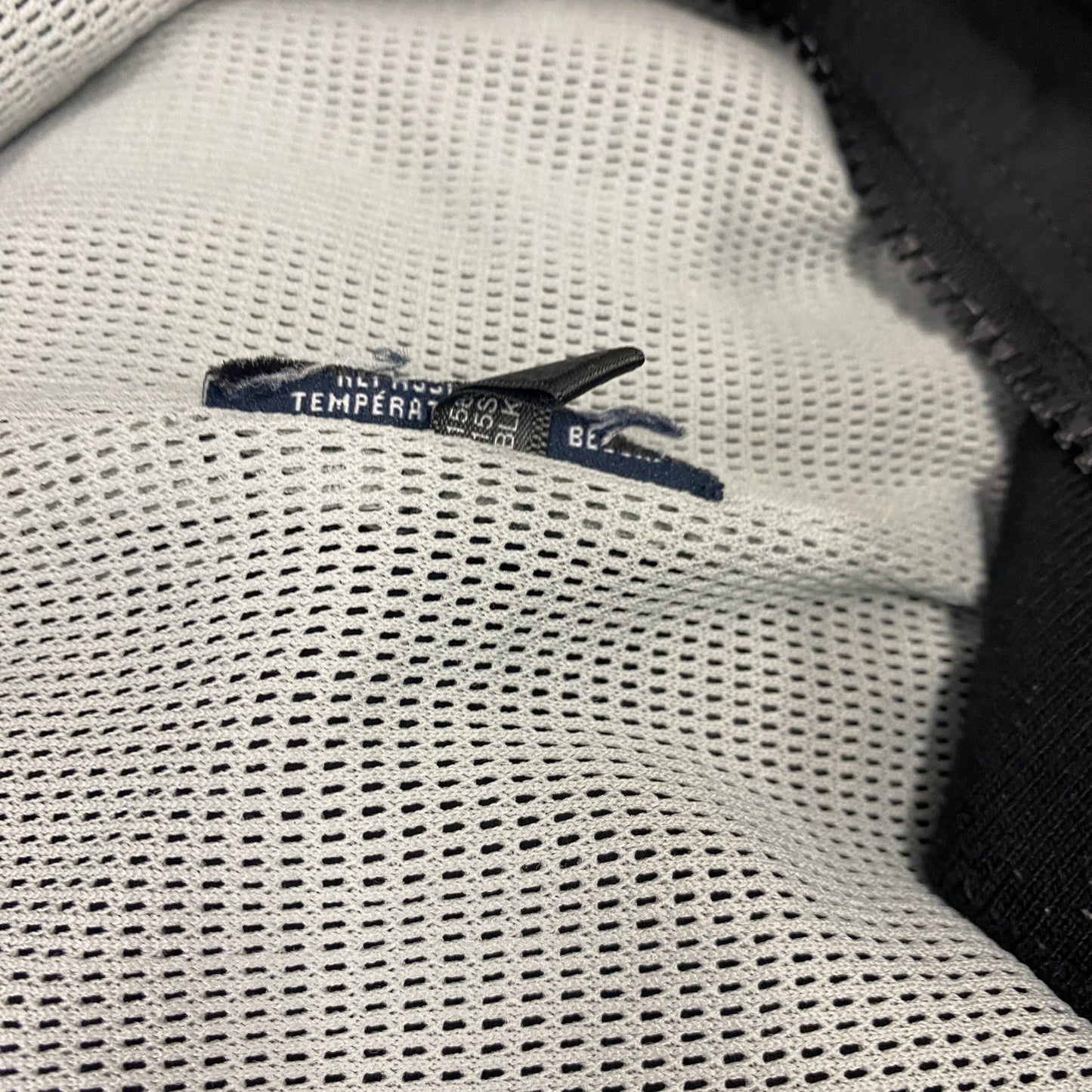 古着 used　Tommy Hilfiger　トミーヒルフィガー　ナイロンジャケット　フルジップ　黒　ブラック