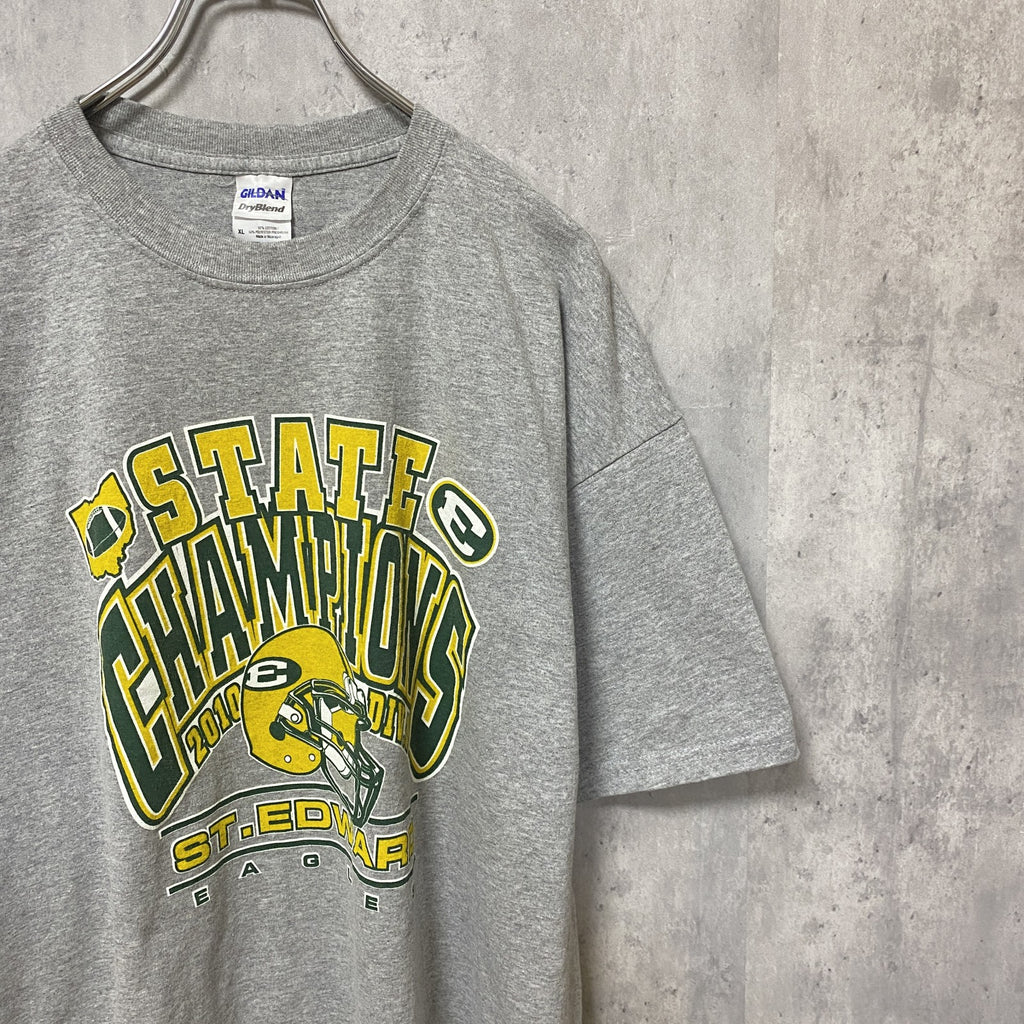 古着 used　GILDAN　ギルダン　アメフト　半袖カレッジプリントTシャツ　スポーツ　グレー　オーバーサイズ　XLサイズ
