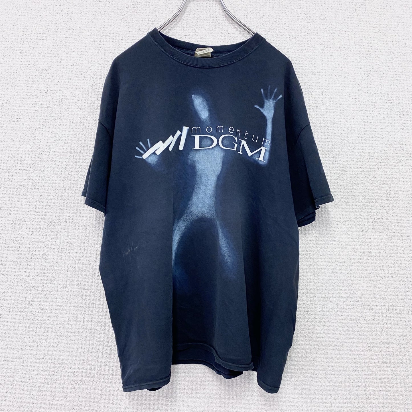 GILDAN　ギルダン　DGM　ディージーエム　momentum　半袖プリントTシャツ　バンドT　黒　ブラック　XLサイズ