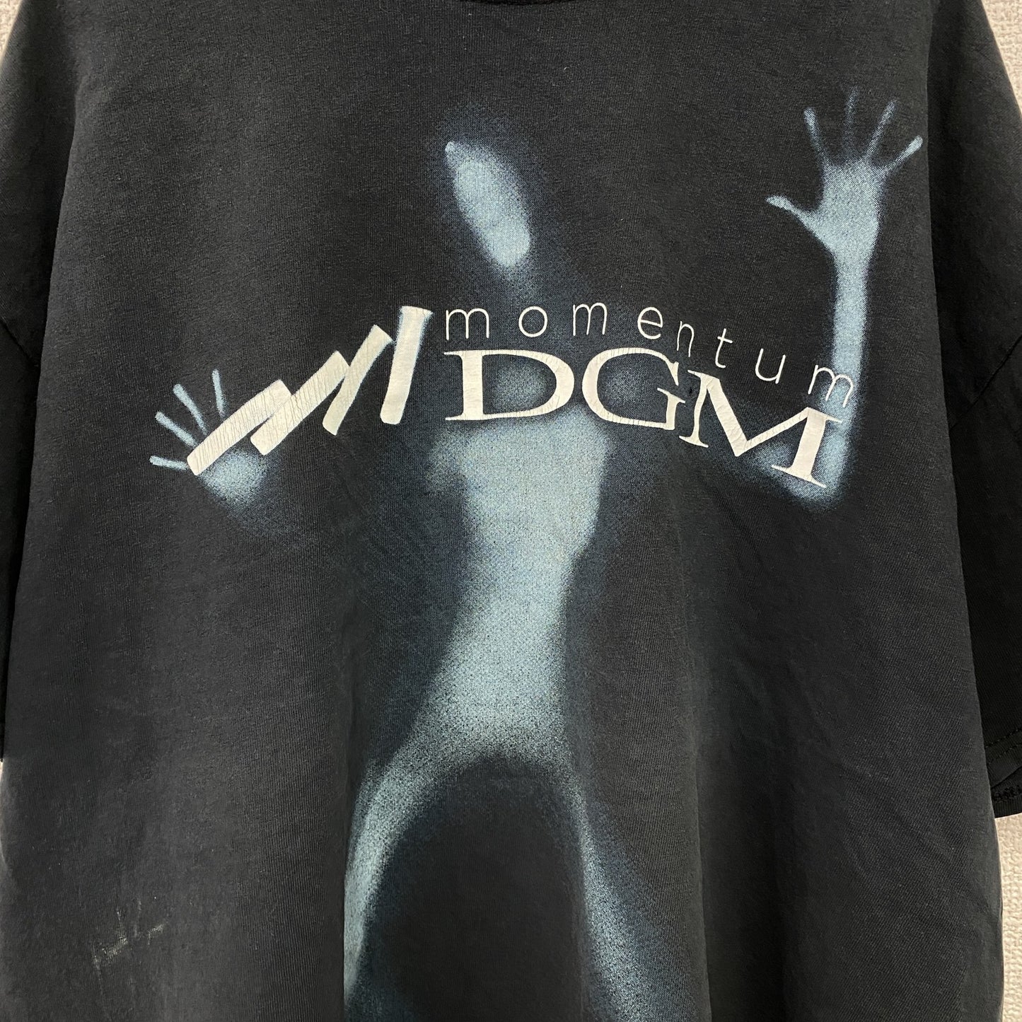 GILDAN　ギルダン　DGM　ディージーエム　momentum　半袖プリントTシャツ　バンドT　黒　ブラック　XLサイズ