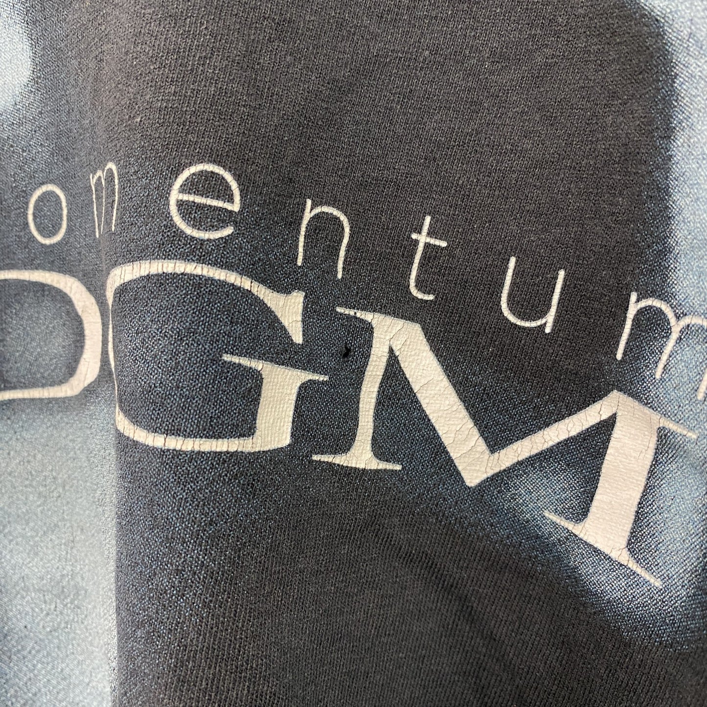 GILDAN　ギルダン　DGM　ディージーエム　momentum　半袖プリントTシャツ　バンドT　黒　ブラック　XLサイズ
