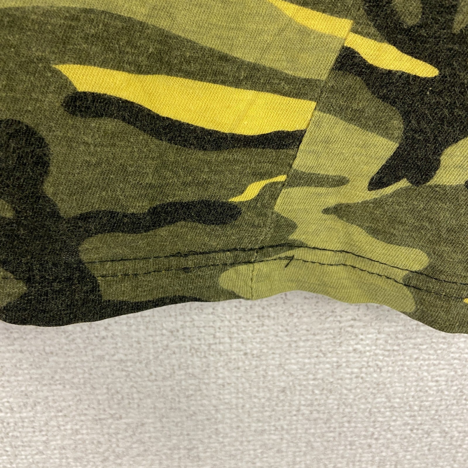 ROTHCO　ロスコ　半袖Tシャツ　迷彩柄　マルチカラー　Ｍサイズ
