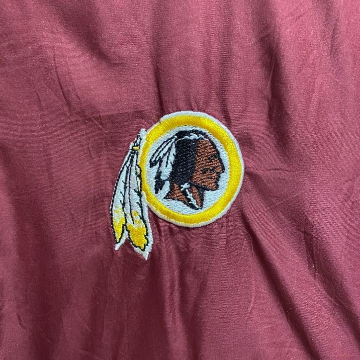 古着 used　Dunbrooke ダンブルック　NFL　長袖ナイロンジャケット　ワンポイント刺繍　アメフト　赤　Lサイズ