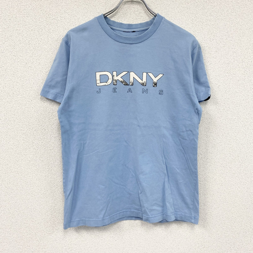 00s　DKNY　ダナキャランニューヨーク　半袖プリントTシャツ　ヴィンテージ　水色　ライトブルー