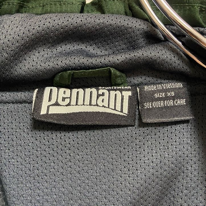 古着 used　PENNANT　長袖ハーフジップナイロンプルオーバー　パーカー　プルオーバー　ロゴプリント　緑　XSサイズ