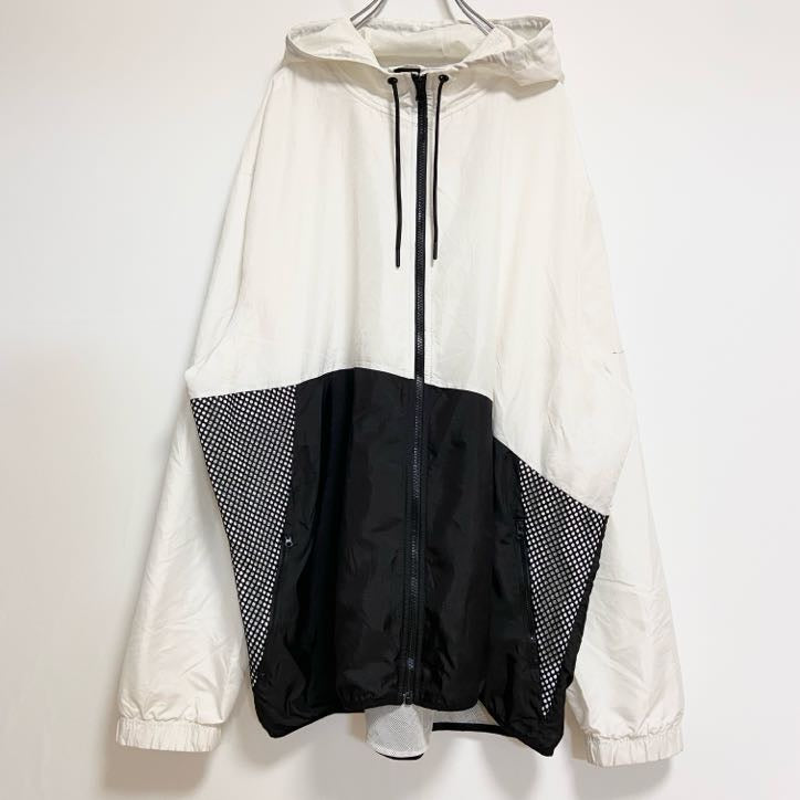 古着 used　RUSSELL ラッセル　長袖ナイロンジャケット　フルジップパーカー　白　黒　ビックシルエット　3XL