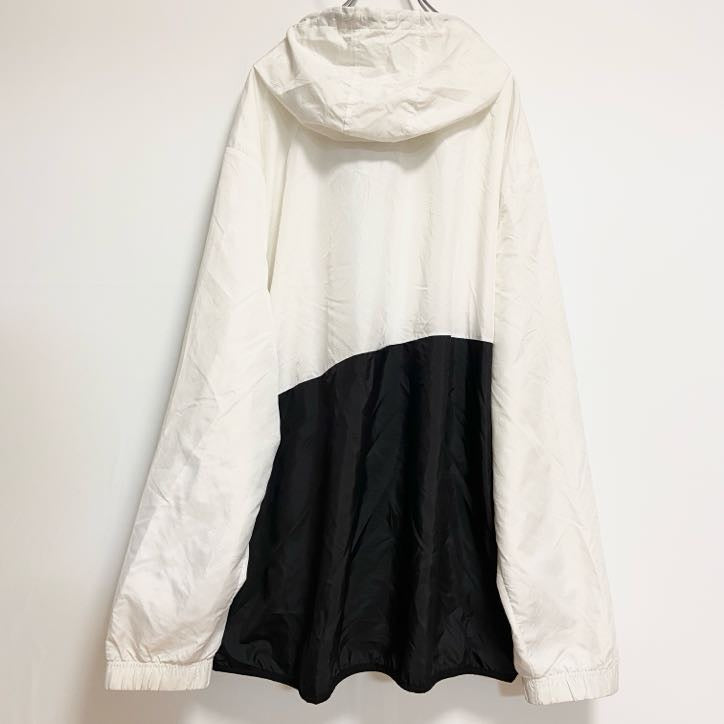 古着 used　RUSSELL ラッセル　長袖ナイロンジャケット　フルジップパーカー　白　黒　ビックシルエット　3XL