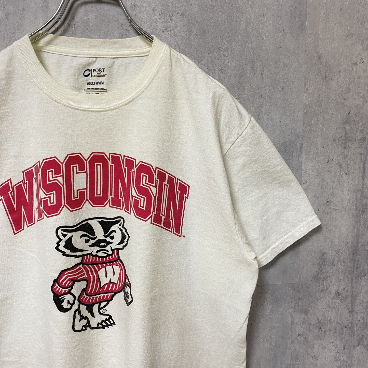 古着 used　WISCONSIN　半袖カレッジプリントTシャツ　白T　ホワイト　レトロ　デザイン　個性的　クルーネック　Mサイズ