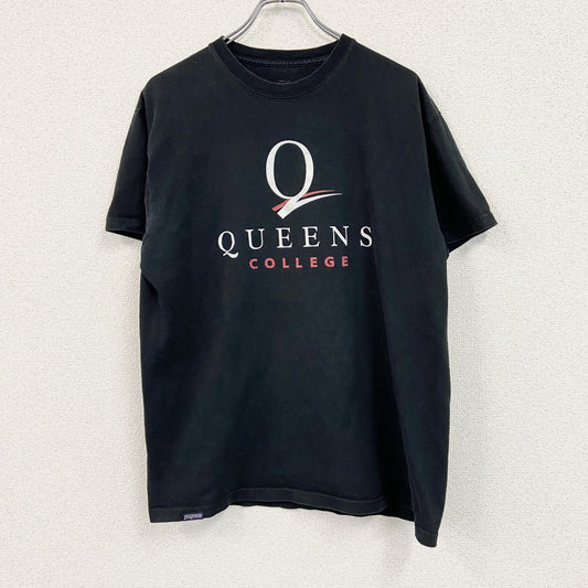 半袖プリントTシャツ　クイーンズ校　カレッジロゴ　3連プリント　クルーネック　黒　ブラック