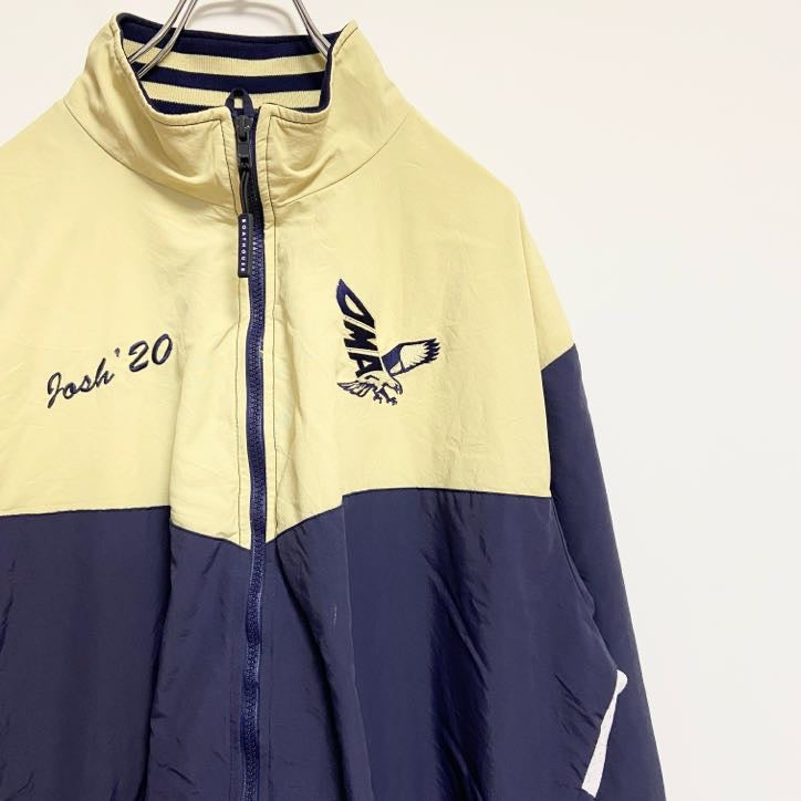 古着 used　USA製　 BOATHOUSE　長袖ハイネック刺繍ナイロンジャケット　バックプリント　ネイビー　黄色　Lサイズ