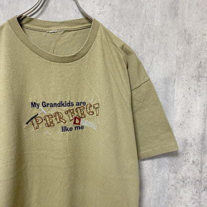 古着 used　半袖刺繍Tシャツ　キャメル色　レトロ　デザイン　個性的　クルーネック　春夏服　ビッグシルエット　オーバーサイズ