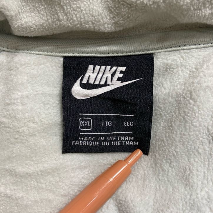 古着 used　NIKE　ナイキ　長袖異素材切替フリースジャケット　ロゴ刺繍　白　ネイビー　ビッグシルエット　2XLサイズ