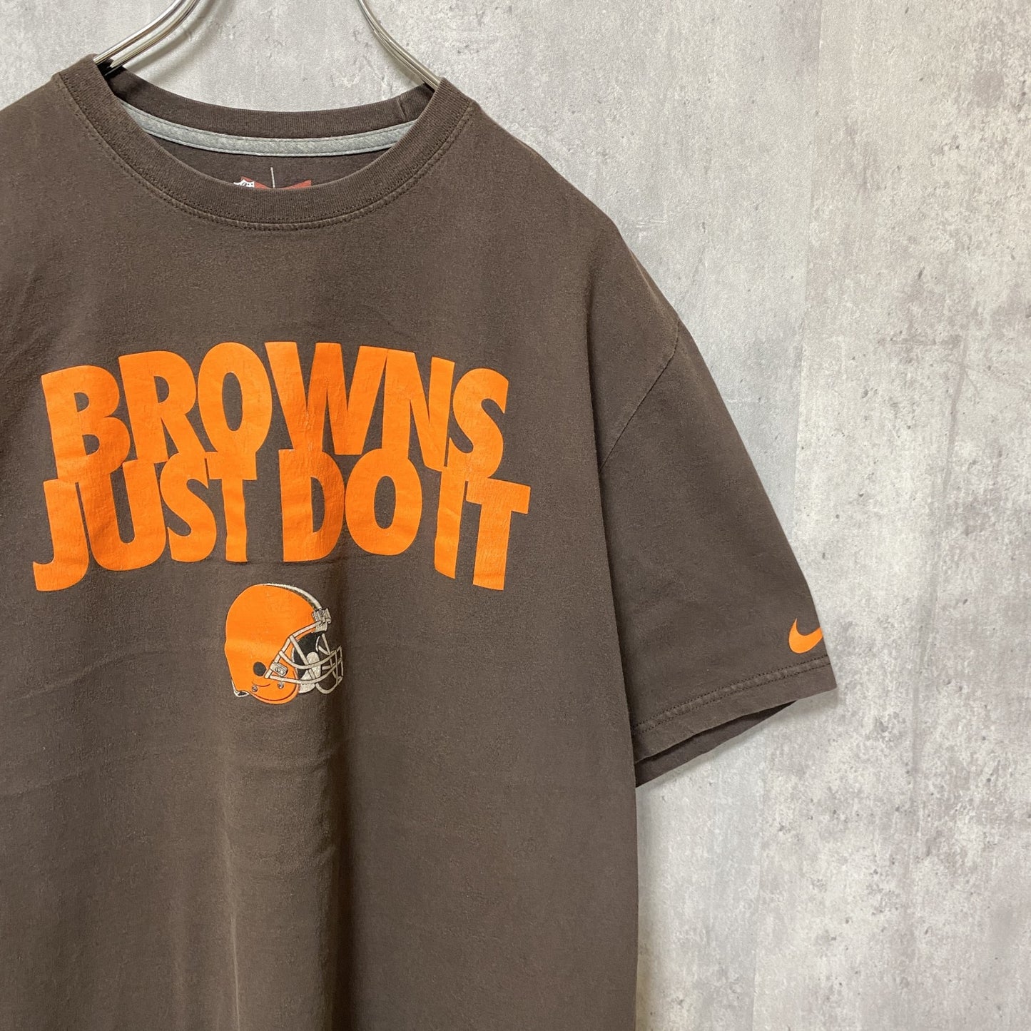 古着 used　NFL　NIKE　ナイキ　半袖プリントTシャツ　スポーツ　茶色　デザイン　クルーネック　オーバーサイズ　XLサイズ