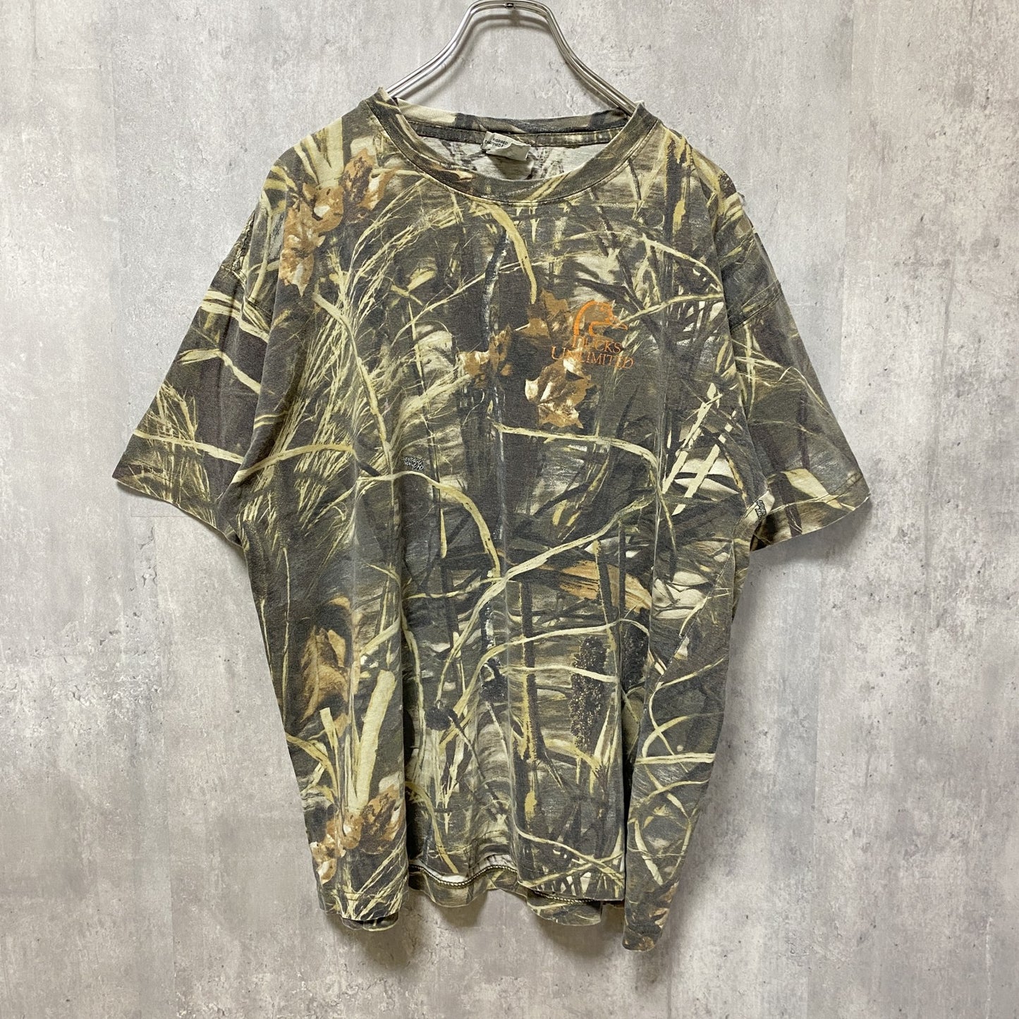 古着 used　半袖迷彩柄Tシャツ　カモ柄　レトロ　デザイン　個性的　クルーネック　ビッグシルエット　オーバーサイズ　XLサイズ