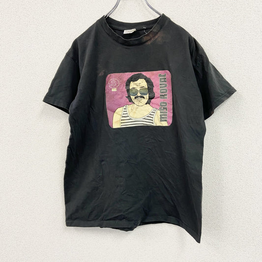 B&C　半袖プリントシンガーTシャツ　人物T　ミショコヴァチュ　英字プリント　おじさん　クルーネック　黒　ブラック　Mサイズ